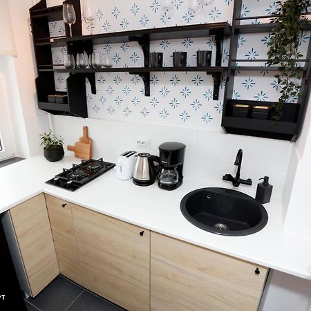 Chic Scandinavian Style Studio Apartment Bukares Bagian luar foto