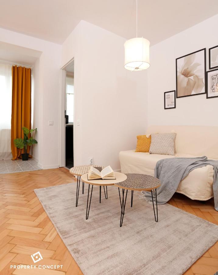 Chic Scandinavian Style Studio Apartment Bukares Bagian luar foto