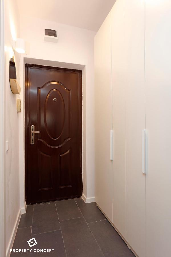 Chic Scandinavian Style Studio Apartment Bukares Bagian luar foto