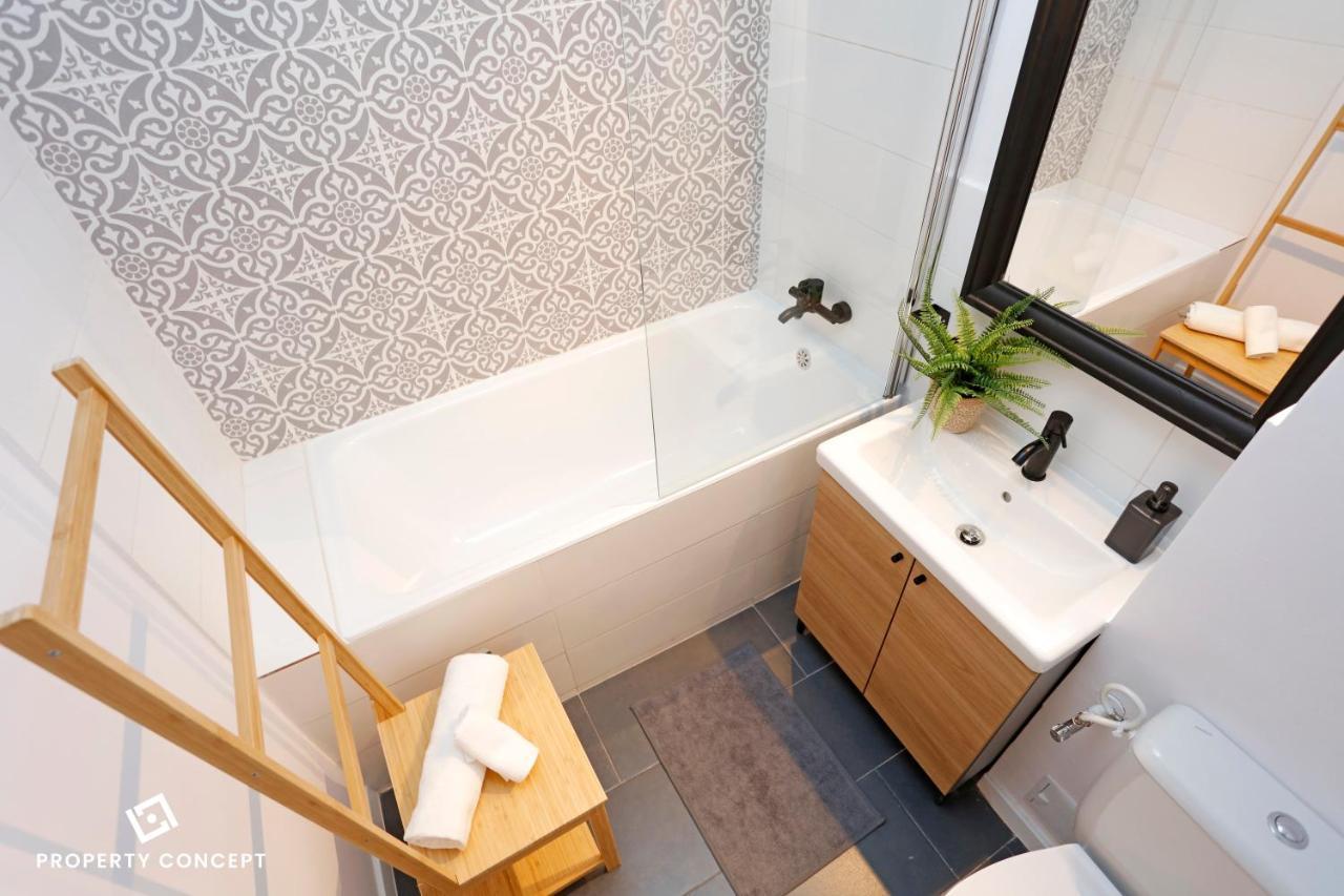 Chic Scandinavian Style Studio Apartment Bukares Bagian luar foto