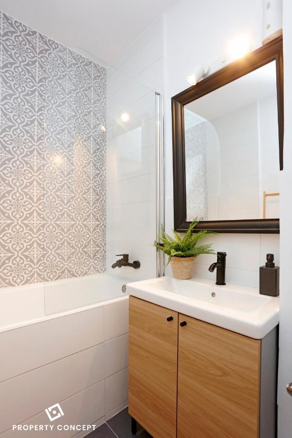Chic Scandinavian Style Studio Apartment Bukares Bagian luar foto